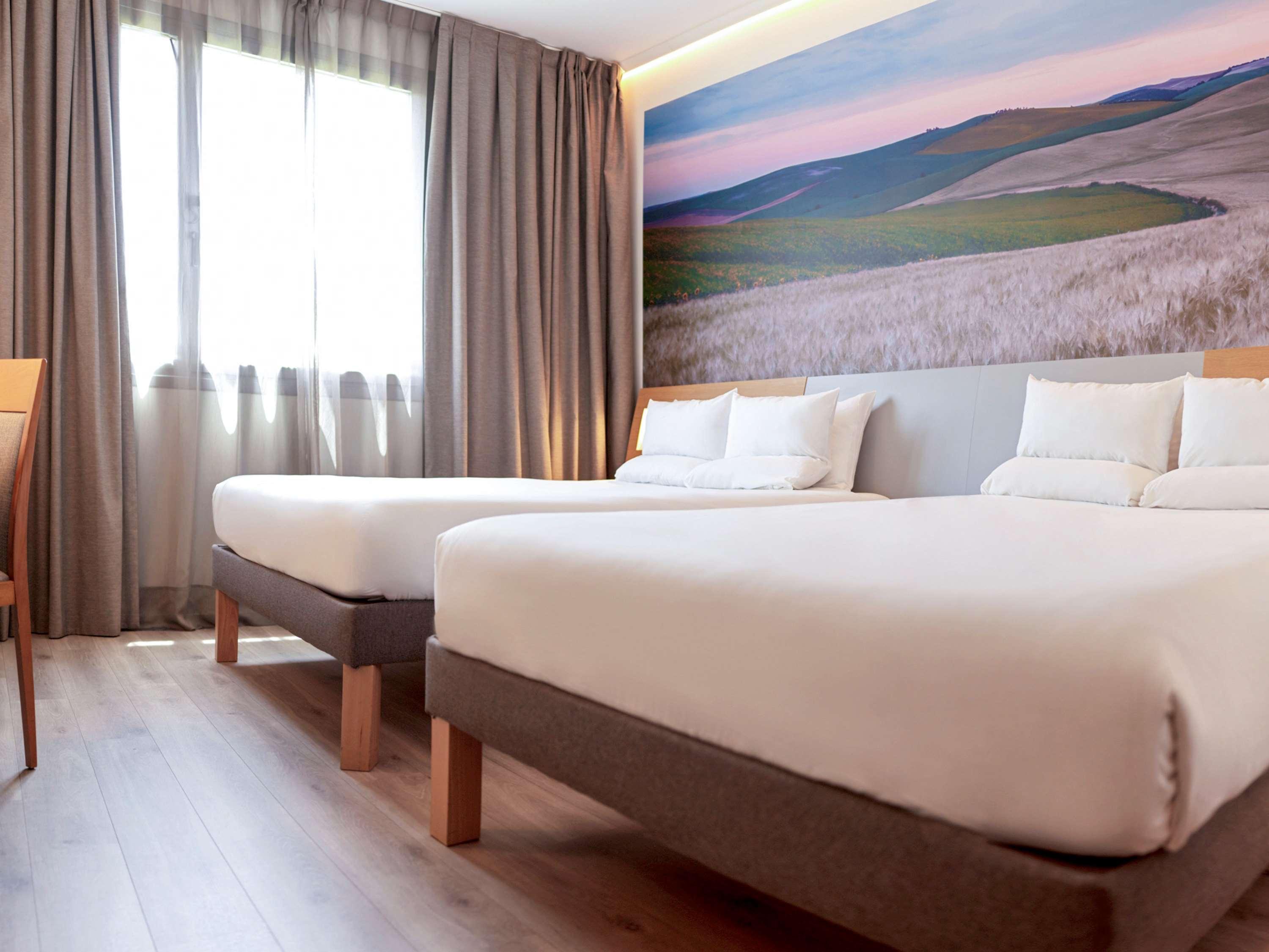 Novotel Sevilla ภายนอก รูปภาพ